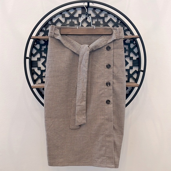 NWT. Forever 21 Houndstooth Skirt (S) - Picture 1 of 4